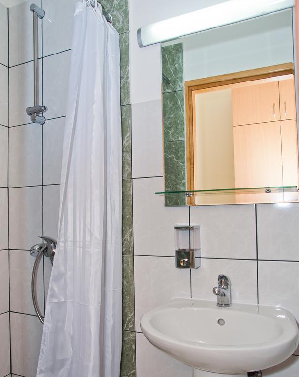 Garni Hotel Alma بايرت الغرفة الصورة
